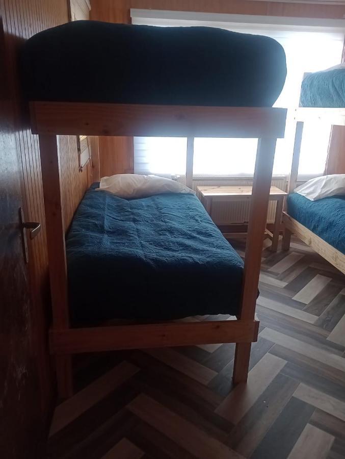 Isla Yu Backpacker Hostel Puerto Natales Exterior photo